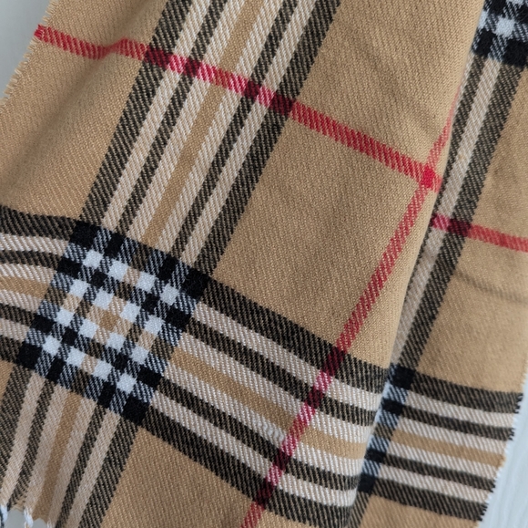 Merrino Wool Patterned Scarf - Picture 3 of 5